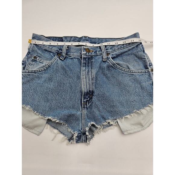 Wrangler Women's Size 32 Regular Fit Cutoff Daisy Duke Medium Wash Jean Shorts - Picture 5 of 6